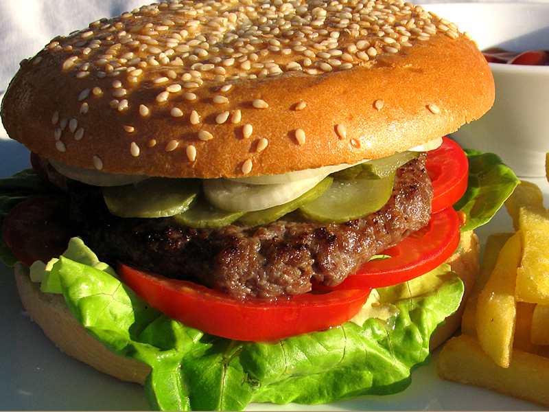 Məşhur "fastfood" şirkəti bağlanır?  FOTO