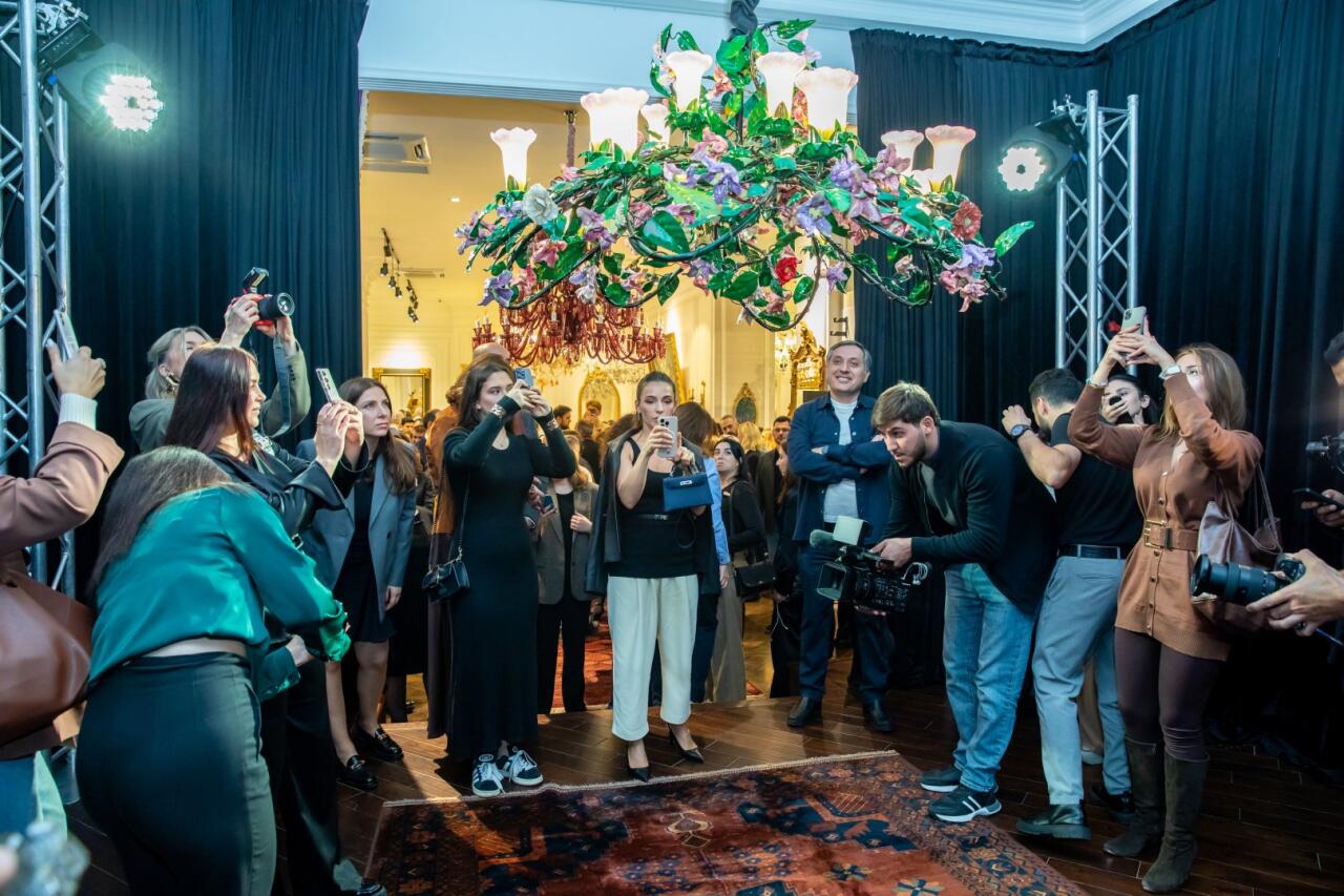 “Museum Furniture showroom”da “Xarı Bülbül” çilçırağının təqdimat mərasimi keçirilib  FOTO