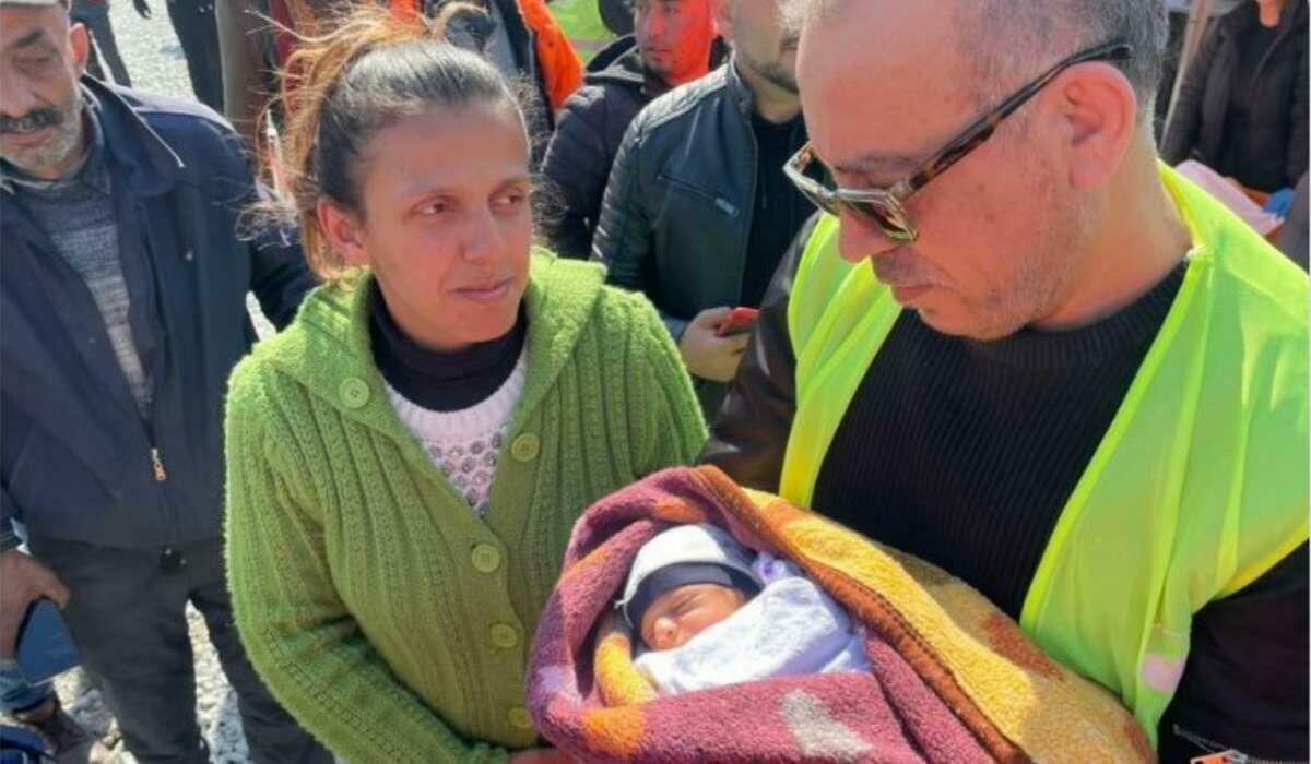 10 günlük körpənin adını Haluk Levent