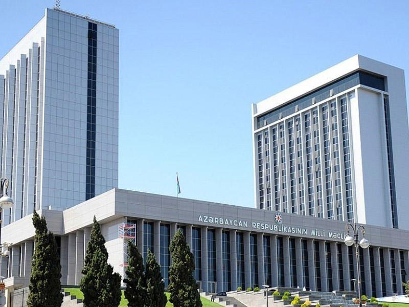 Milli Məclisin iclası başladı  MƏSƏLƏLƏR