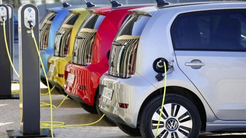 Elektromobil idxalında kəskin azalma  Səbəb nədir?