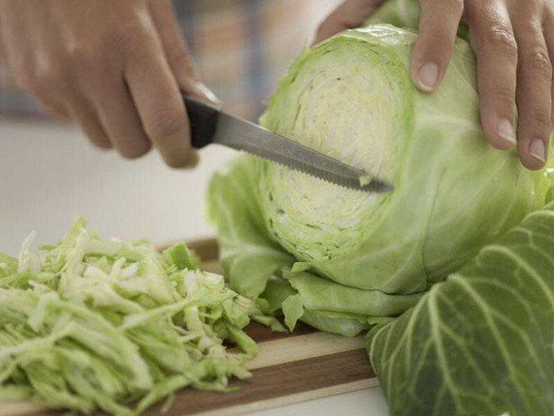 Bişmiş kələmə s&uuml;d əlavə edin  Aşpazlar belə edir