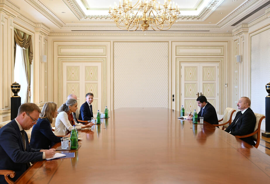Prezident Maqdalena Qrononu qəbul edib  FOTO