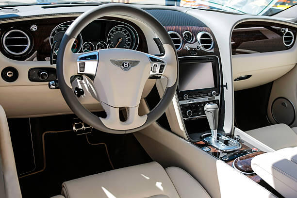 “Bentley” loqosunu yenilədi 