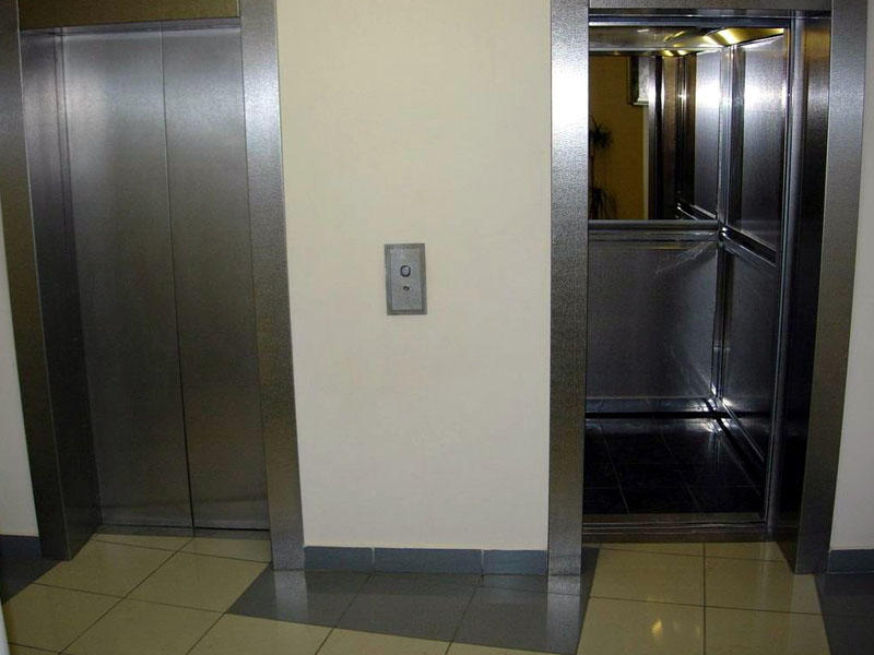 Bakıda lift faciəsi  Ölən var