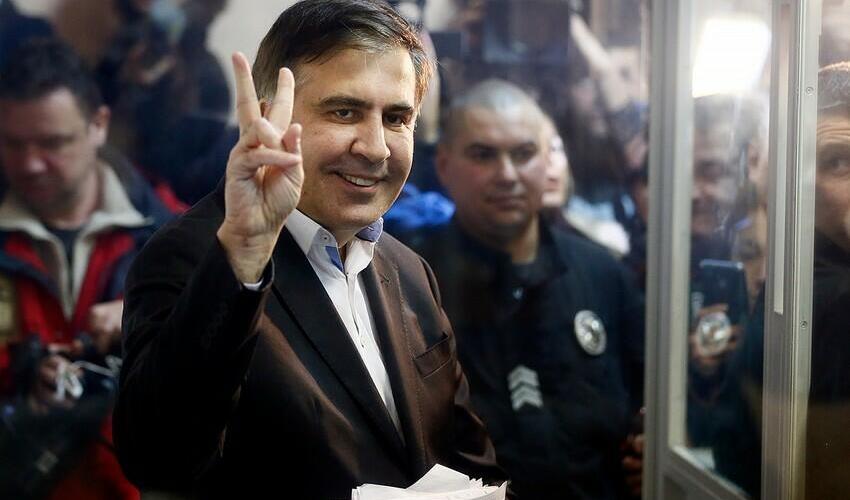 Saakaşvili siyasətdən gedir  uduzdu, artistlik edir, yoxsa missiyası sona çatdı...