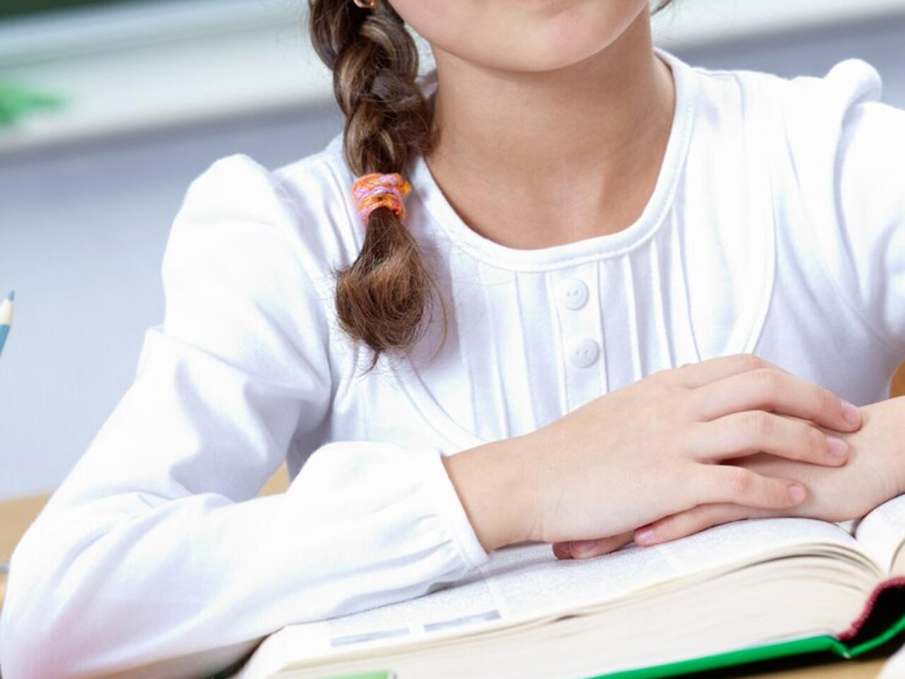 Bakıda məktəb direktoru qızının görüntülərini yaydı  Hökm oxundu