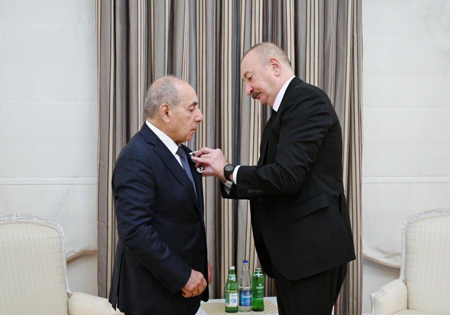 Prezidenti İlham Əliyev Yaqub Eyyubova “İstiqlal” ordenini təqdim edib  FOTO