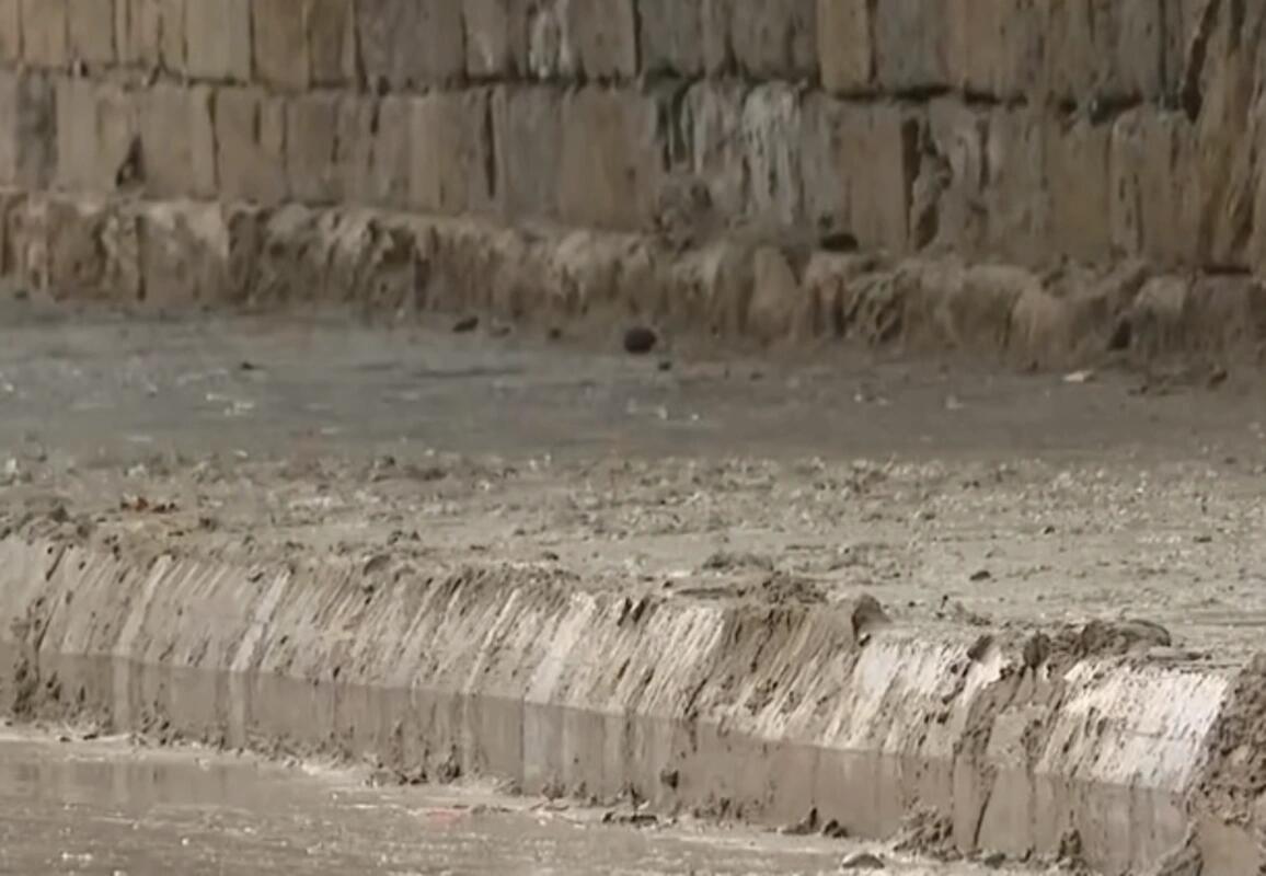 Bakının mərkəzində torpaq sürüşməsi riski 