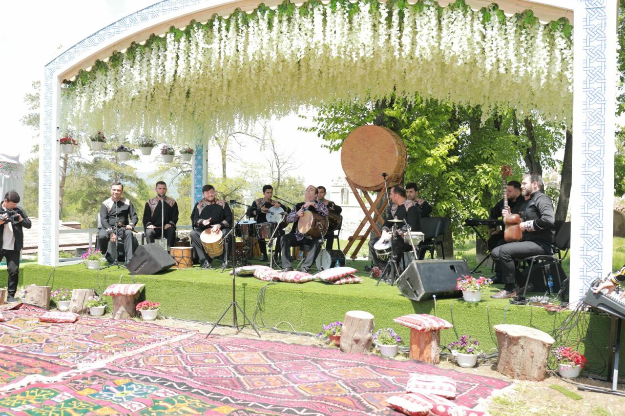 “Xarıbülbül” Beynəlxalq Musiqi Festivalının sonuncu günü maraqlı təqdimatlarla yadda qaldı  FOTO
