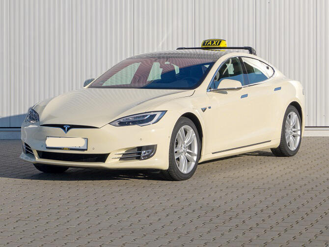 Azərbaycanda yeni taksi şirkəti yaradıldı: Bütün maşınlar "Tesla"dır