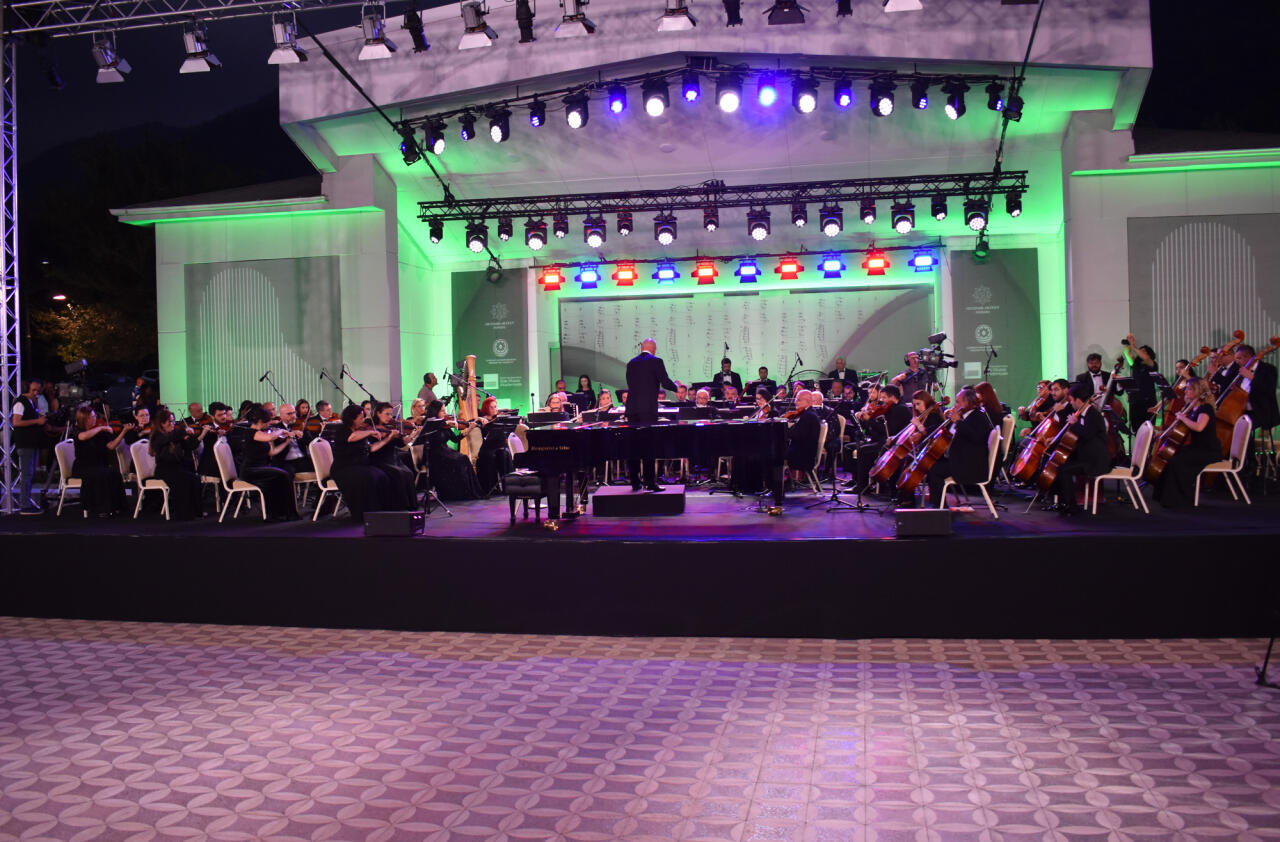 XIV Qəbələ Beynəlxalq Musiqi Festivalı başa çatdı  FOTO