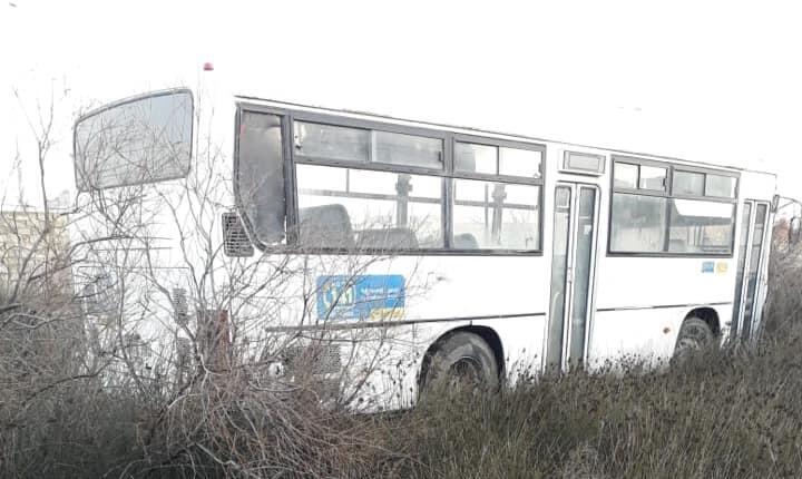 Sərnişin avtobusu yanacaqdoldurma məntəqəsinə çırpıldı