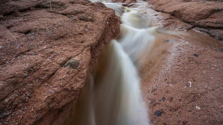 Səhranın altındakı m&ouml;c&uuml;zə: 3000 ildir elektrik enerjisi olmadan axan su