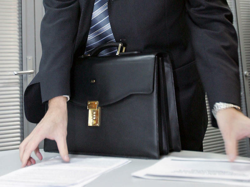 İcra başçısı iki nəfəri işdən çıxardı  Yeni təyinat