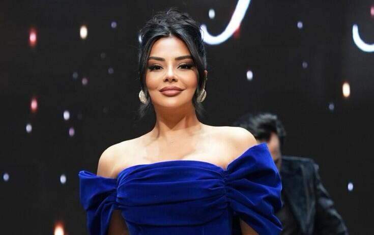 V&uuml;salənin yerinə o, gəldi 