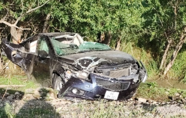 “Chevrolet” ağaca çırpılıb iki hissəyə bölündü, ölənlər var  VİDEO  FOTO