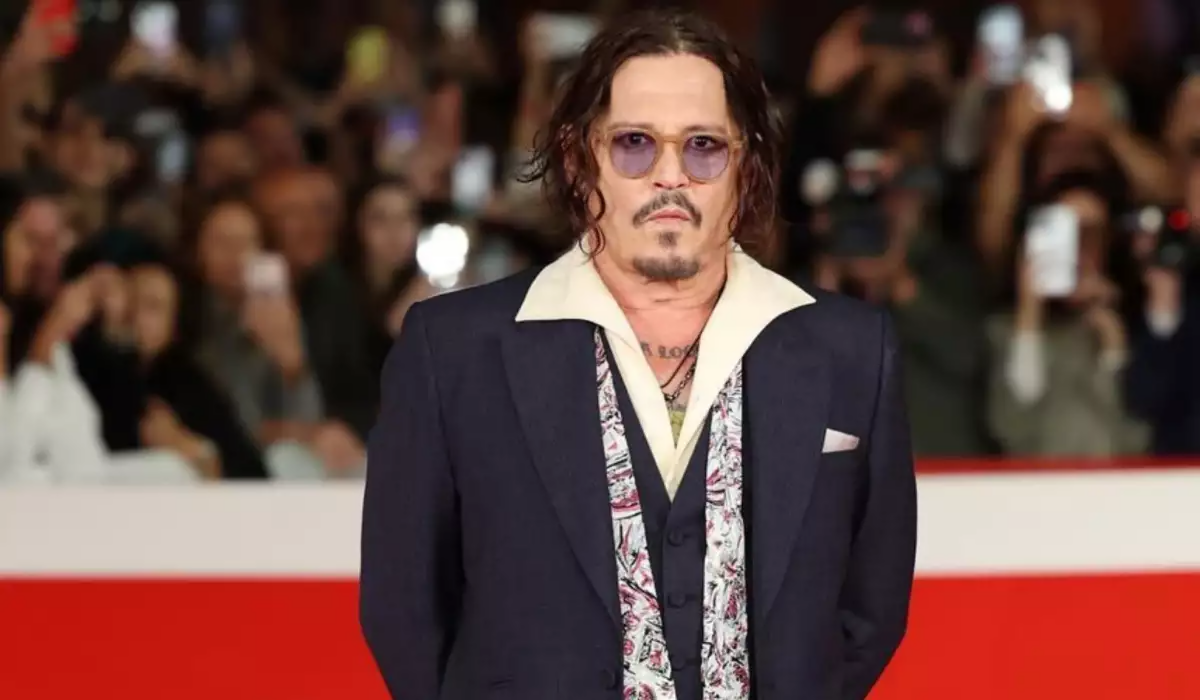 Conni Depp uzun müddət sonra 