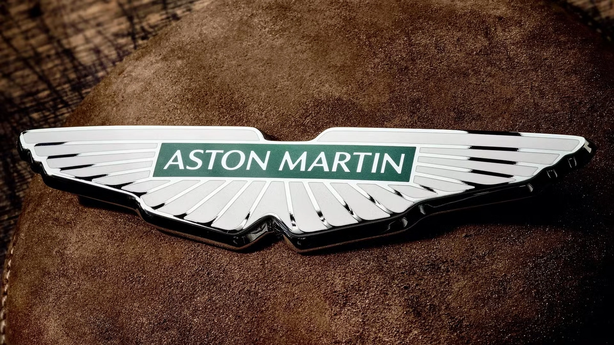 "Aston Martin" bu məşhur geyim brendi ilə əməkdaşlıq edəcək