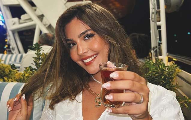 Van Dammın gəlini Bakıdan paylaşım etdi  “... çox sevirəm" 