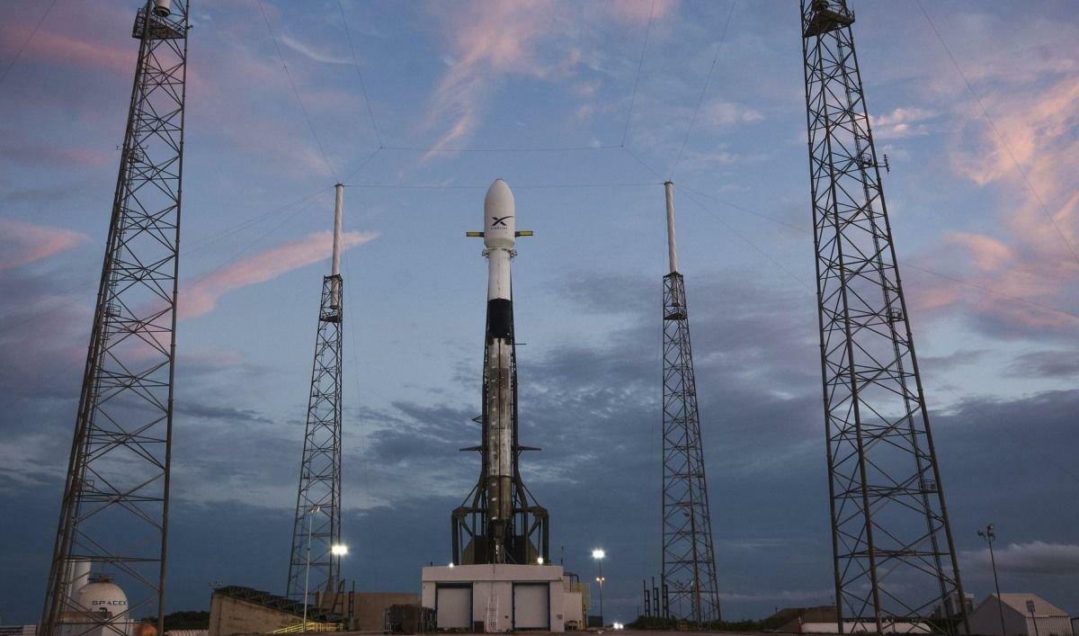 "SpaceX" raketdaşıyıcının buraxılışını