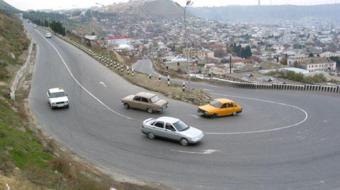 Bakıda uzun müddət bağlı olan yol açıldı 