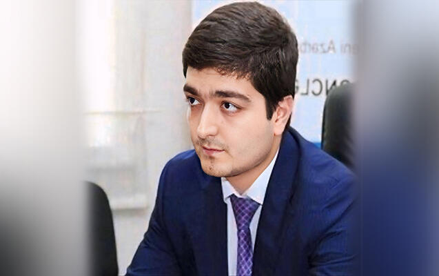 Eksməmurun oğlu gəlir yerini gizlədir  Hamının qarşısında danışmadı