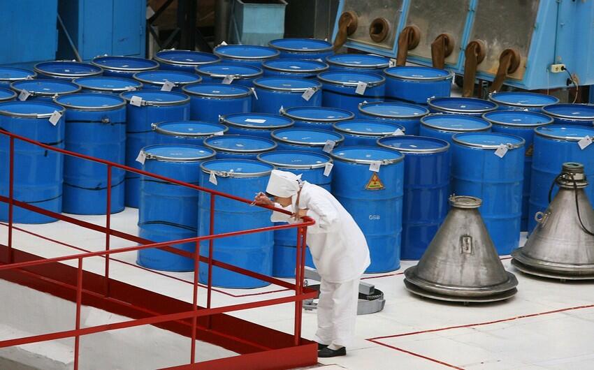 İran uranın zənginləşdirilməsi üçün sentrifuqaları işə salıb