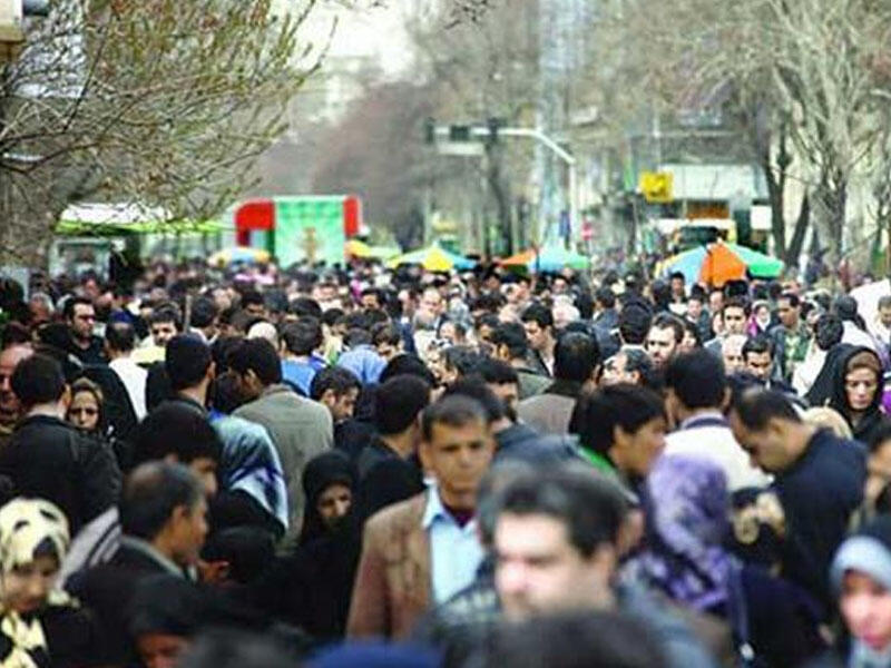 İranlılar kütləvi şəkildə ölkəni tərk edir