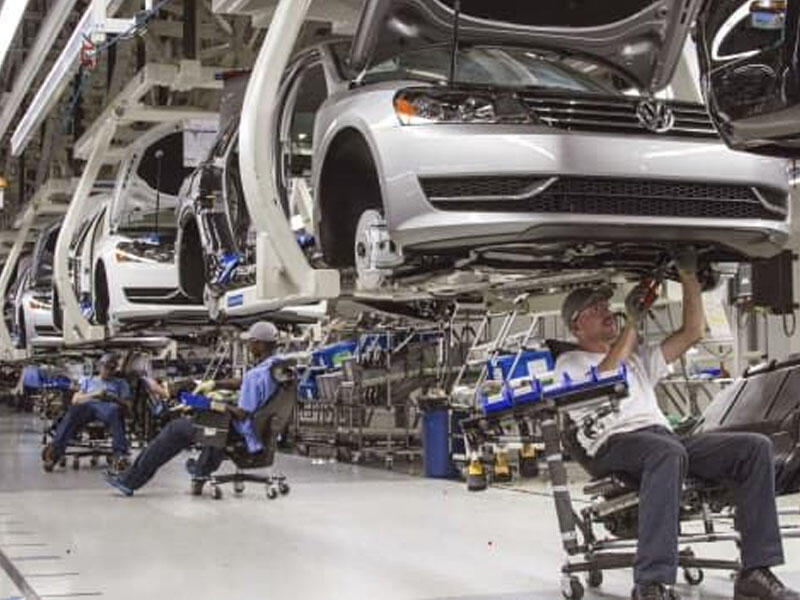 "Volkswagen" Çində iki zavodunu bağladı