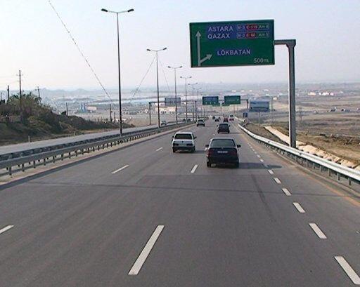 Bakıda 90lıq yolda "protiv" sürdü 