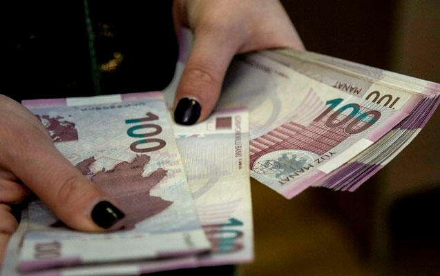 Qız sevgilisinə görə anasını 300 manat cərimələtdirdi