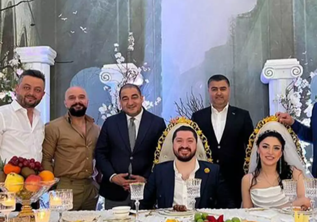 Azərbaycanlı aparıcı evləndi  FOTO