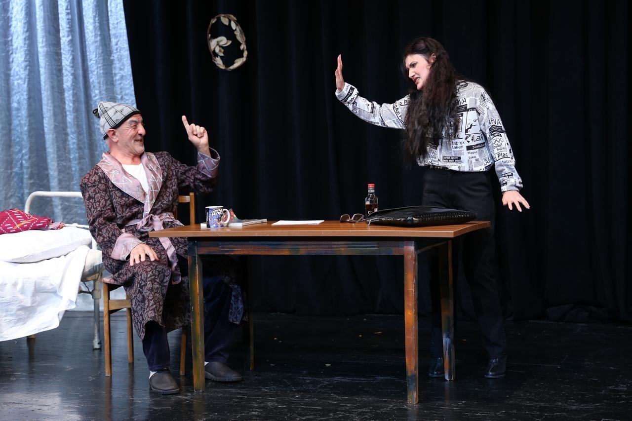 Azərbaycan Dövlət Milli Gənc Tamaşaçılar Teatrında aktyor Kərəm Hadızadənin 60 illik yubileyi keçirilib. FOTO