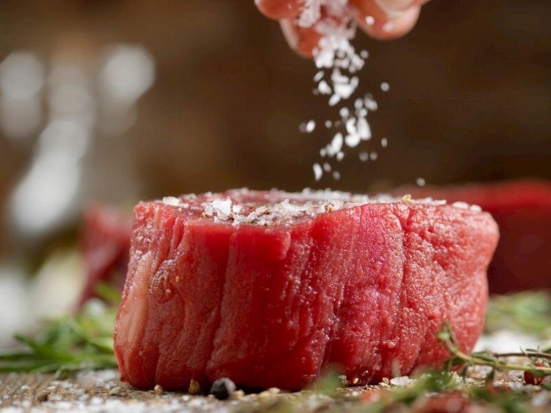 Ətə duz nə vaxt vurulmalıdır?