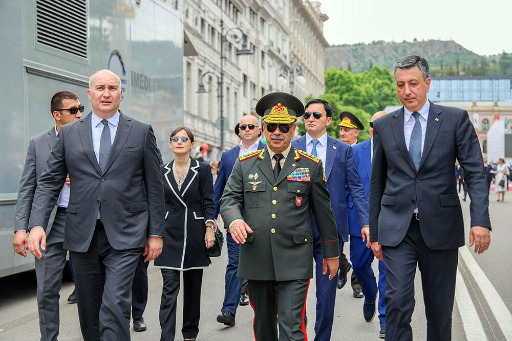 Zakir Həsənov Gürcüstanda keçirilən hərbi paradda iştirak etdi  FOTO