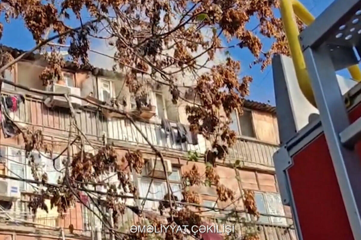 Bakıda yataqxanada yanğın, təxliyə edilənlər var  VİDEO
