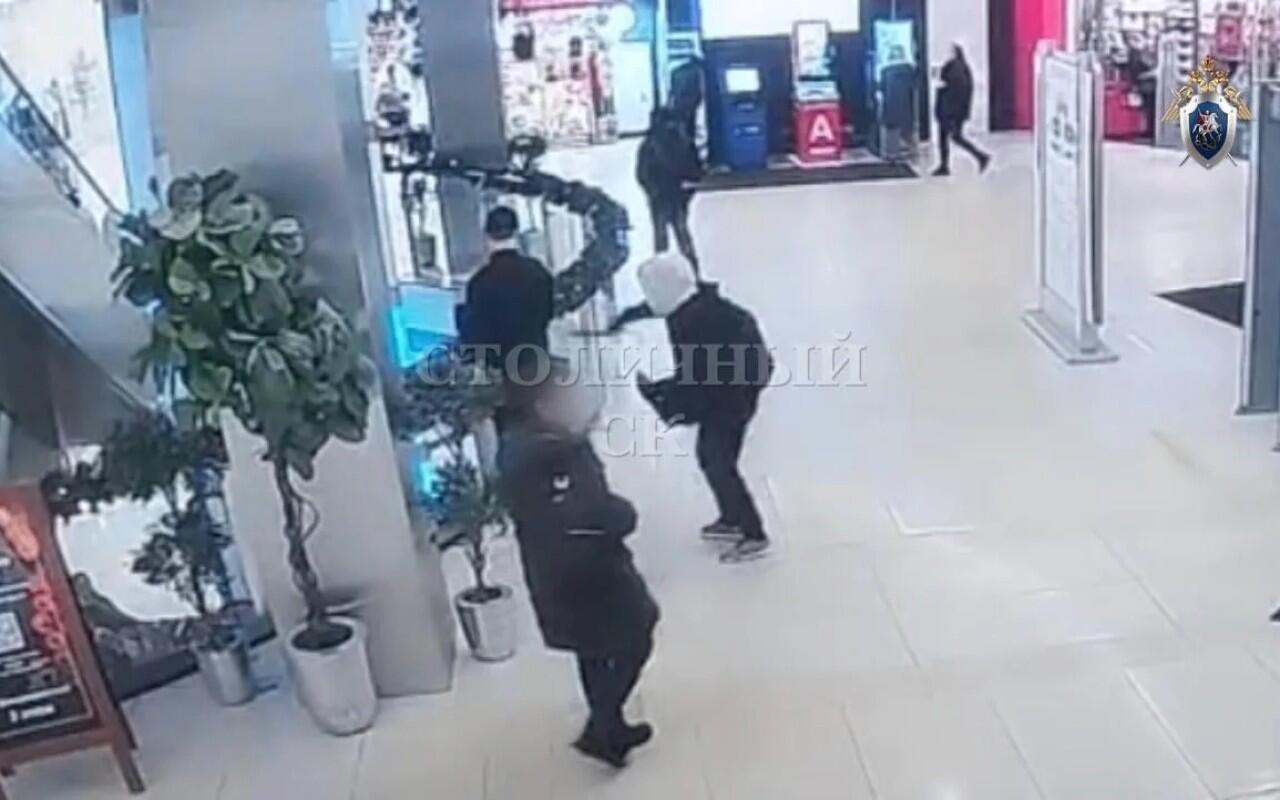 16 yaşlı Hüseyn mühafizəçini belə bıçaqlayıb 