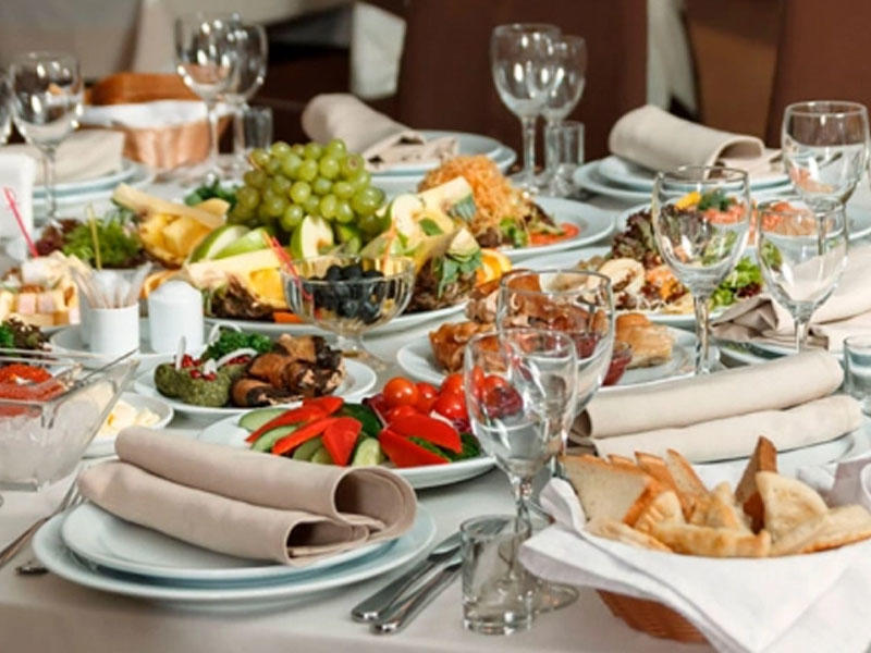 Türkiyədə restoranlarda servis haqqı ləğv edildi