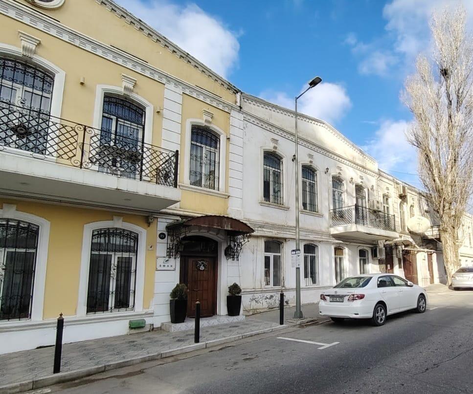 Bakıda memarlıq abidəsinə müdaxilə  söküntü işləri DAYANDIRILDI  FOTO