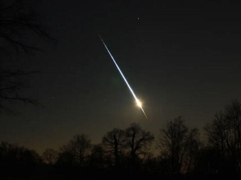 Fransa üzərində Yer atmosferinə çırpılan asteroid görüntüləndi  VİDEO