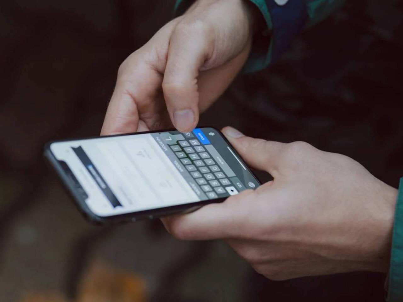 Telefonla danışarkən "tok" vurdu, öldü