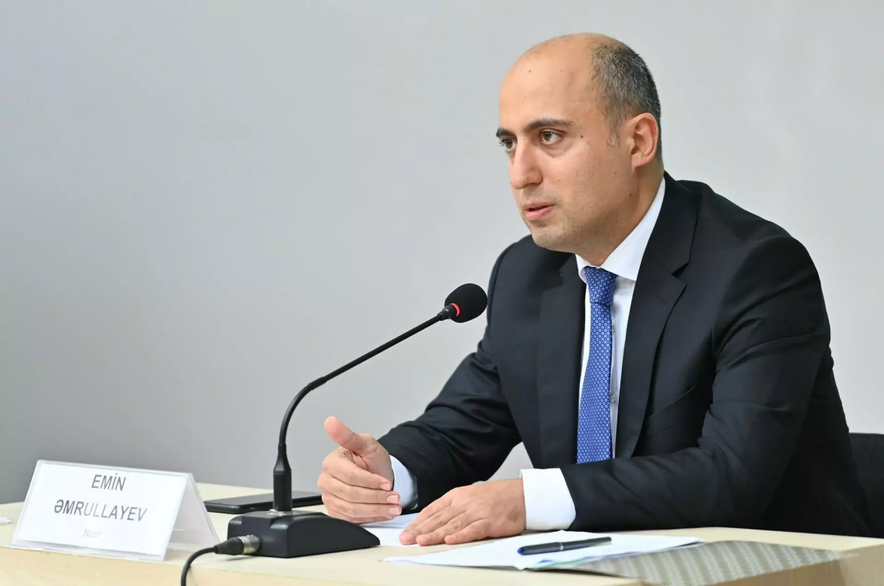 Nazir məktəb direktoruna yüksək vəzifə verdi 