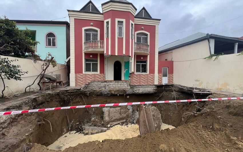 Bakıda qanunsuz tikilmiş evin altından keçən su kollektoru sıradan çıxdı