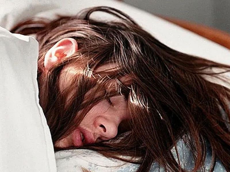 Nəmli saçlarla yatmaq bakteriyaları çoxaldır 