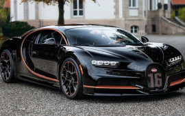 Milyarder evinin tavanından “Bugatti” asdırdı – Lüks malikanədən