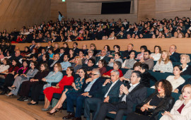 Dominqo “Küçələrə su səpmişəm” oxudu  FOTO