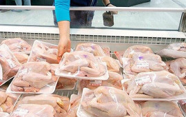 Marketdən alınan toyuğun içindən görün nə çıxdı  FOTOlar