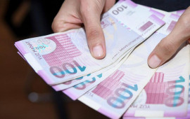 Bakıda 10000 manat pul tapıldı