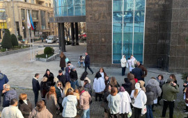 Stomatoloqlar TƏBİBin qarşısına toplaşdı  İxtisarlara g&ouml;rə 